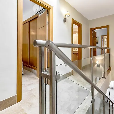 Townhouse 2 Bedrooms On The First Line 펜션 산미겔데아보나