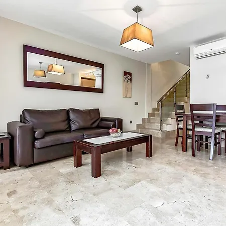 펜션 Townhouse 2 Bedrooms On The First Line