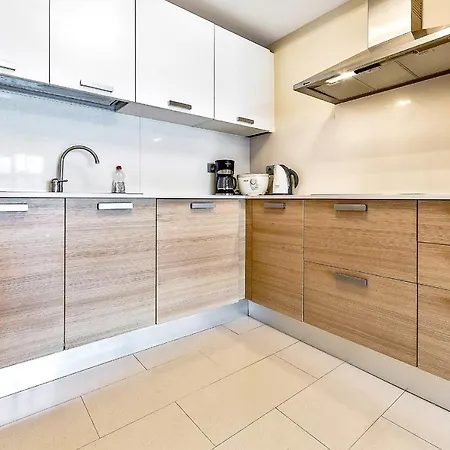 Townhouse 2 Bedrooms On The First Line *