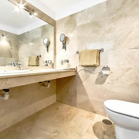 펜션 Townhouse 2 Bedrooms On The First Line 산미겔데아보나