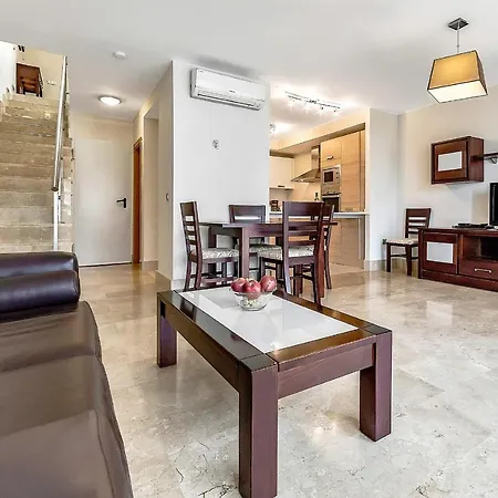 Townhouse 2 Bedrooms On The First Line サンミゲル・デ・アボナ