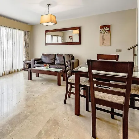 Townhouse 2 Bedrooms On The First Line * サンミゲル・デ・アボナ