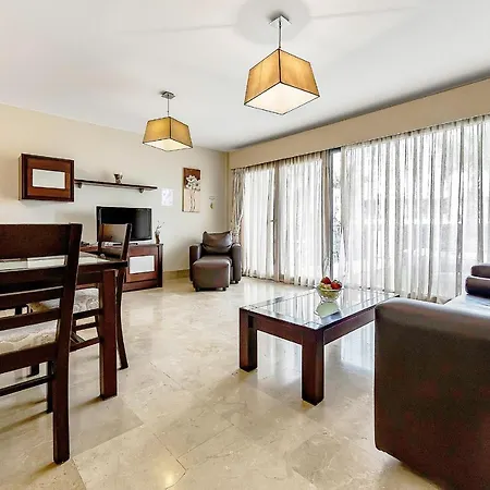 別荘 Townhouse 2 Bedrooms On The First Line *