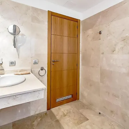 Townhouse 2 Bedrooms On The First Line 別荘